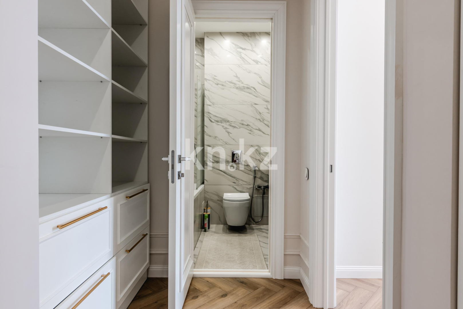 Аренда 2-комнатной квартиры посуточно, 75 м², ул. Розыбакиева, дом  336 - Аренда  двухкомнатных квартир посуточно в Алматы фото 8 из 30