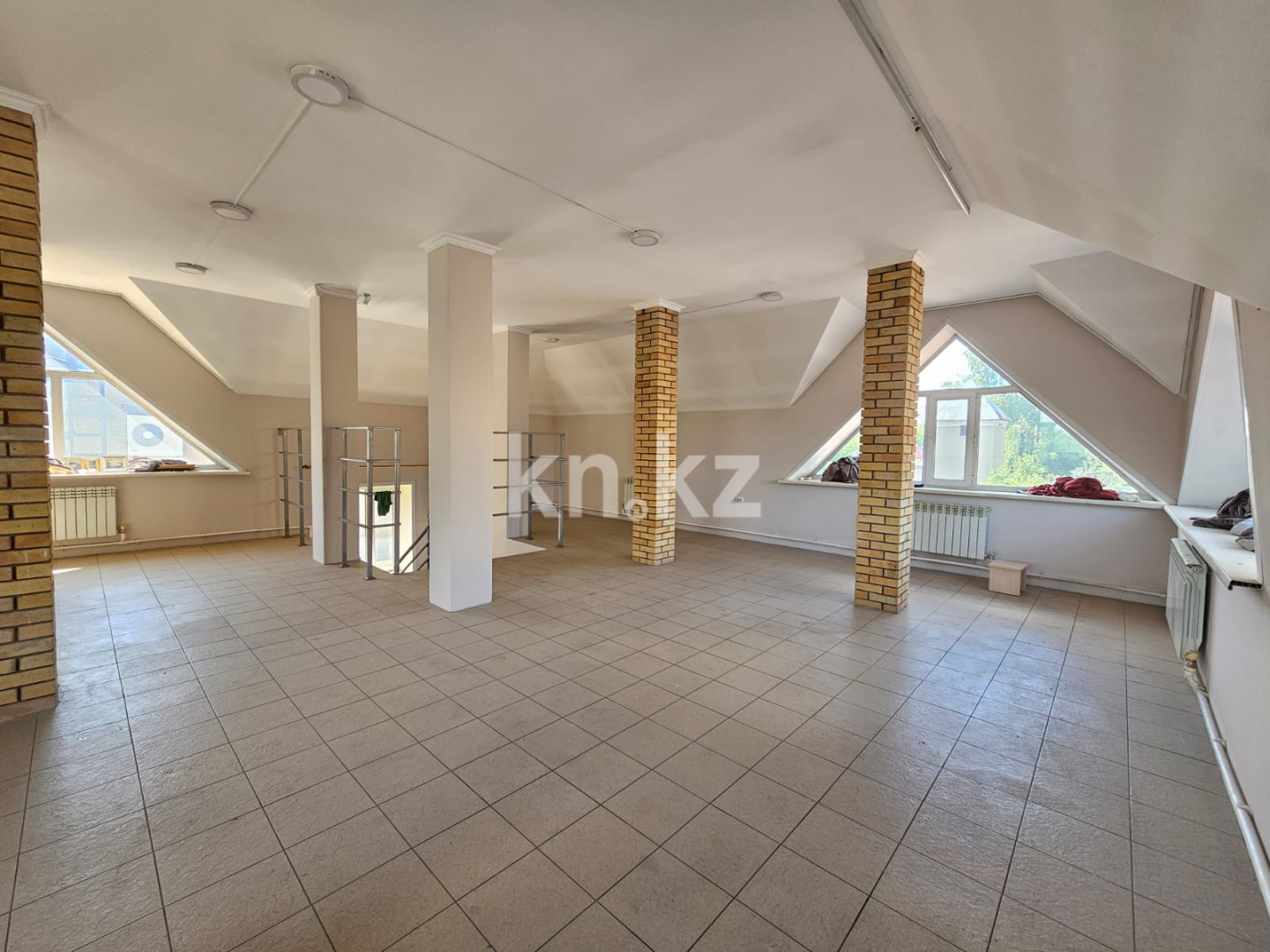 Продажа 2-комнатного дома, 146 м², ул. Кирпичная, дом  46 - Продажа домов, коттеджей в Караганде фото 9 из 23