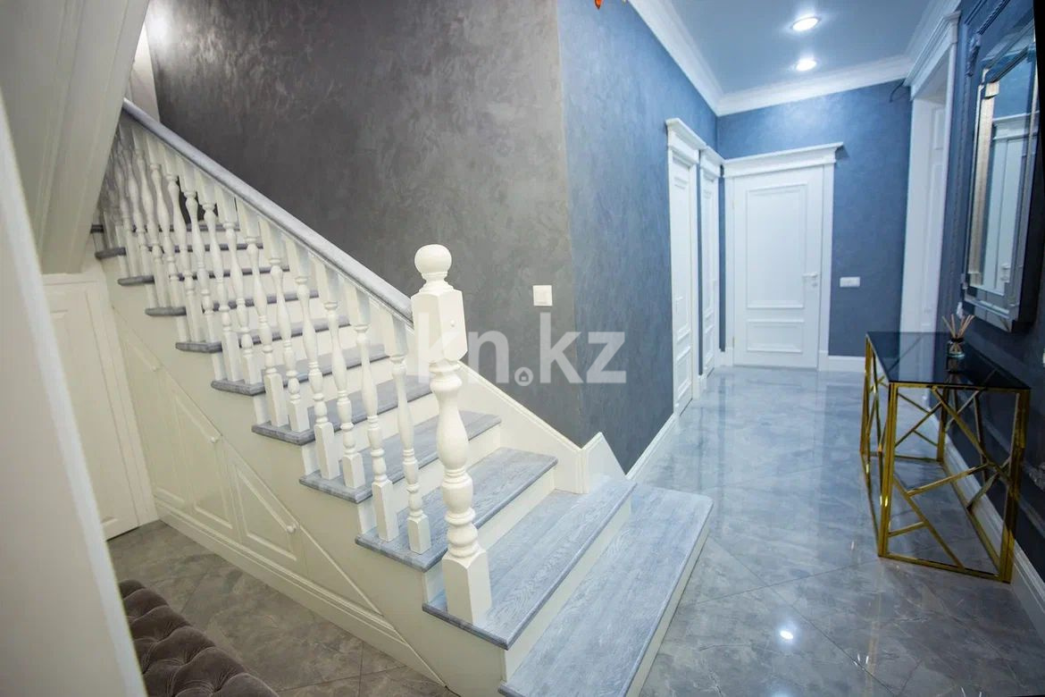 Продажа 5-комнатной квартиры, 154 м², ул. Аманжолова, дом  94/3 в Караганде - фото 11