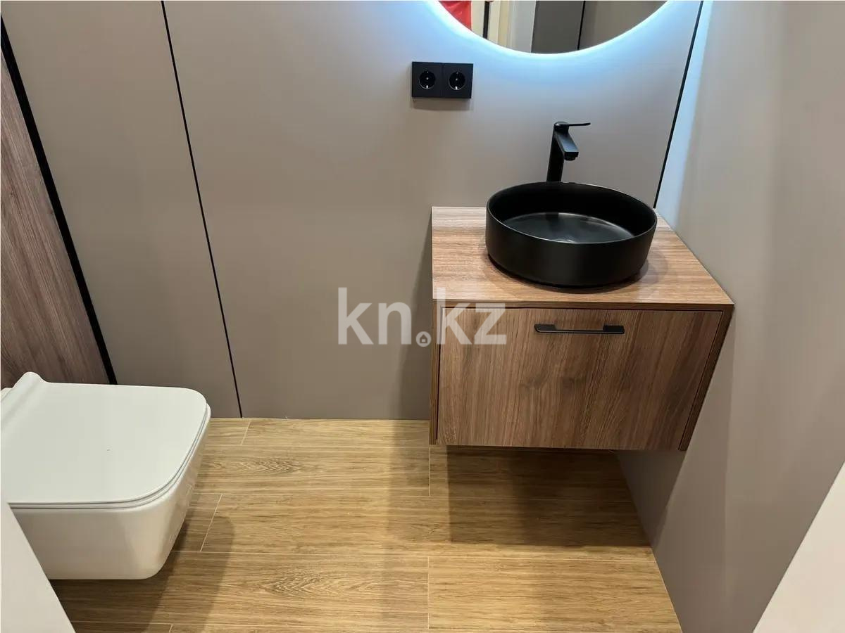 Продажа 3-комнатной квартиры, 112 м², ул. Аманжолова, дом  14/1 в Караганде - фото 5