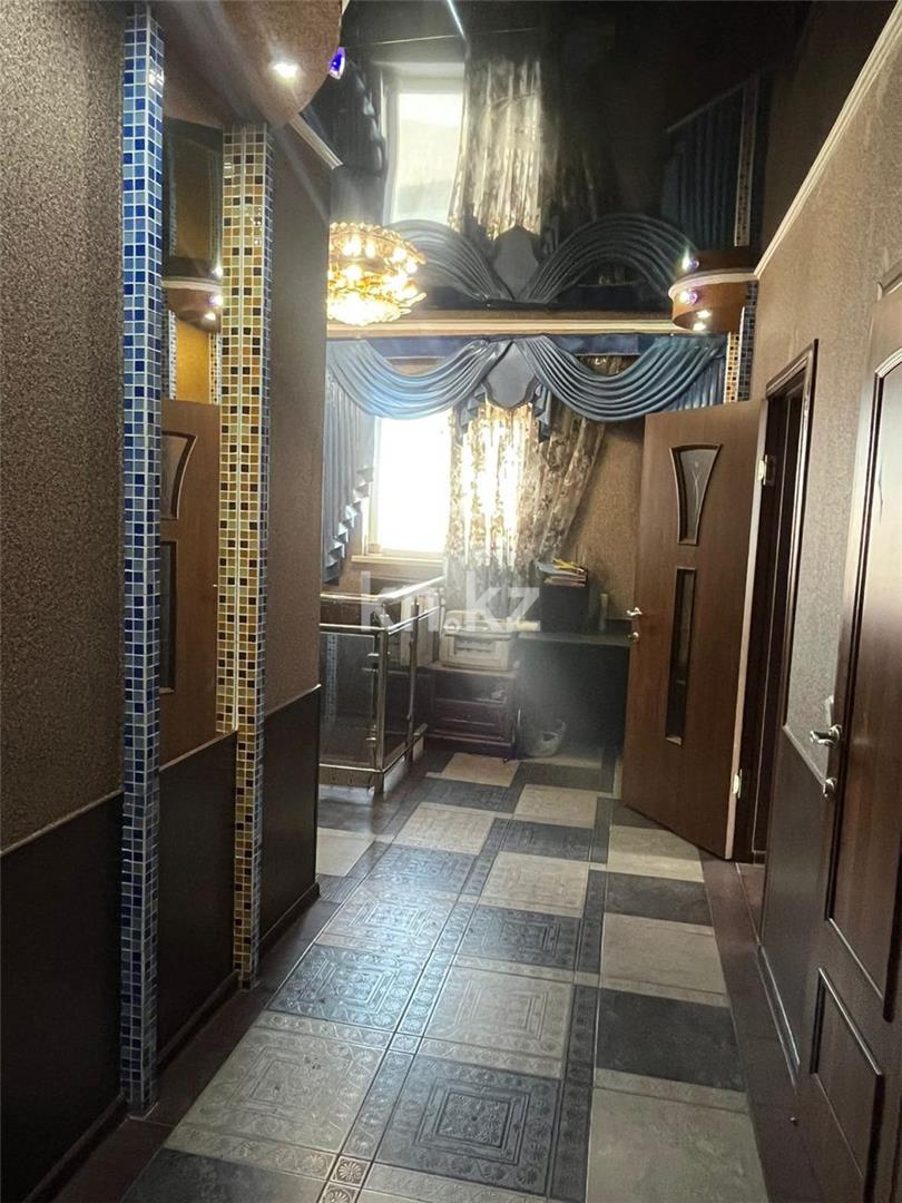 Продажа 7-комнатного дома, 215 м², ул. Сергея Лазо - Аренда квартир помесячно в Уральске фото 19 из 27