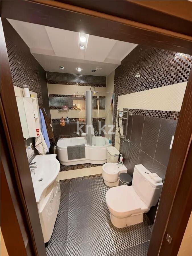 Продажа 2-комнатной квартиры, 89.5 м² в Алматы - фото 4
