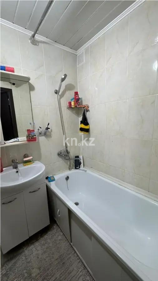 Продажа 4-комнатной квартиры, 63 м², пр. Строителей, дом  16 - Продажа  четырехкомнатных квартир в Караганде фото 6 из 8