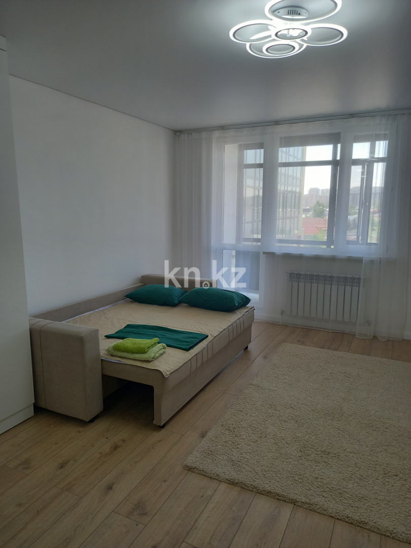 Аренда 1-комнатной квартиры посуточно, 37 м², ул. Тулебаева, дом  5 - пр. Абылай хана - Аренда  однокомнатных квартир посуточно в Астане без посредников с фото фото 1 из 20