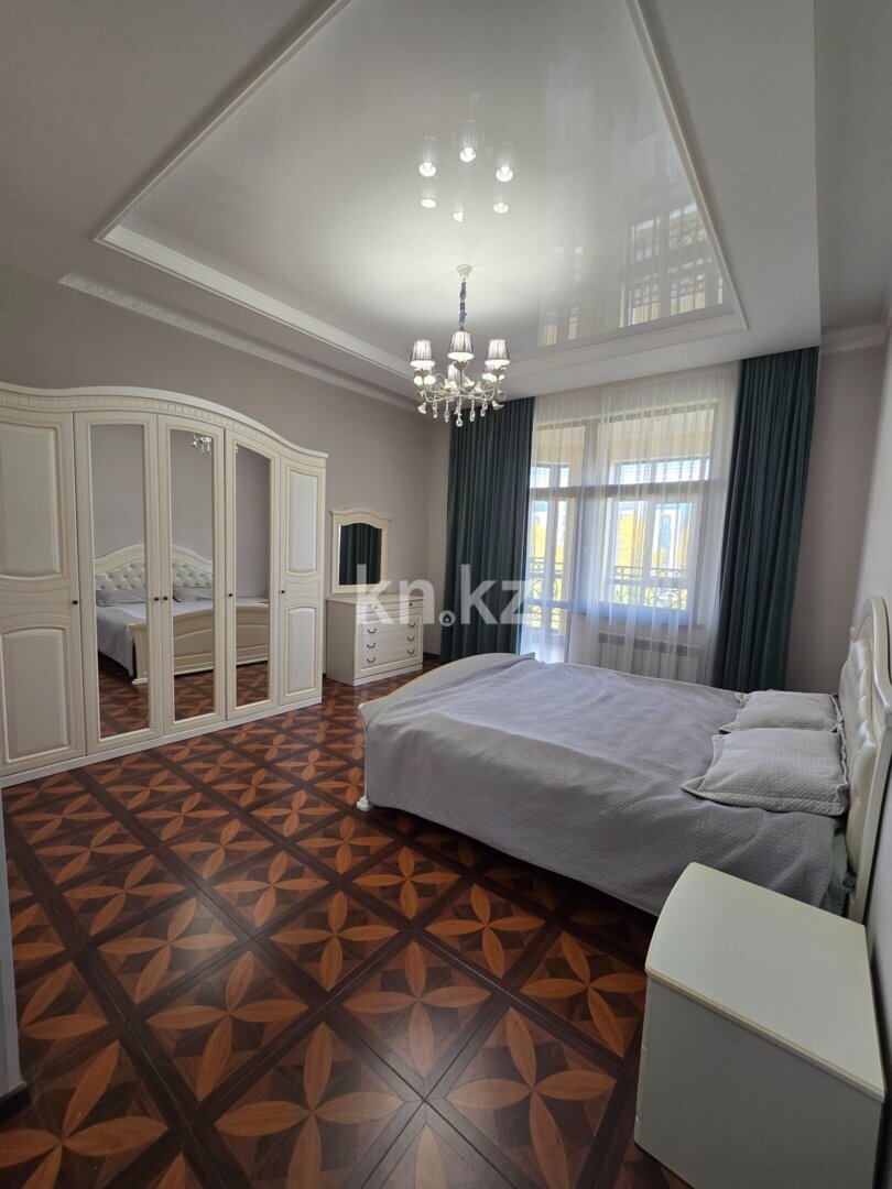 Аренда 3-комнатной квартиры, 130 м² в Астане