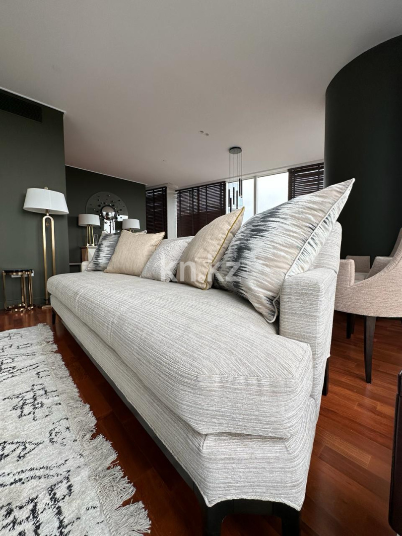 Продажа 4-комнатной квартиры, 170 м², пр. Аль-Фараби, дом  77/3 - Продажа квартир в Алматы фото 1 из 37