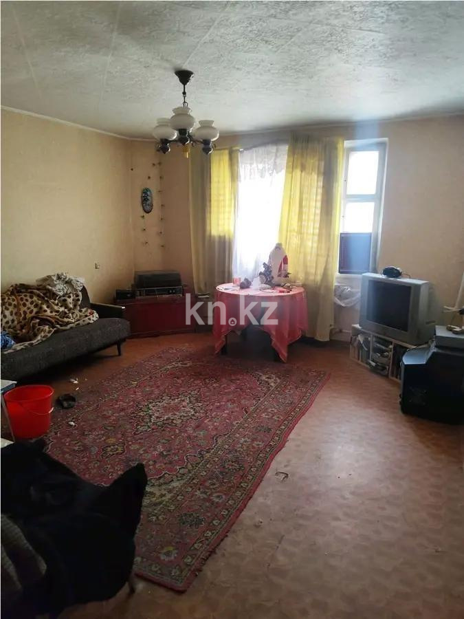 Продажа 3-комнатной квартиры, 70 м², пр. Строителей, дом  11/1 - Продажа  трехкомнатных квартир в Караганде без посредников с фото фото 1 из 3