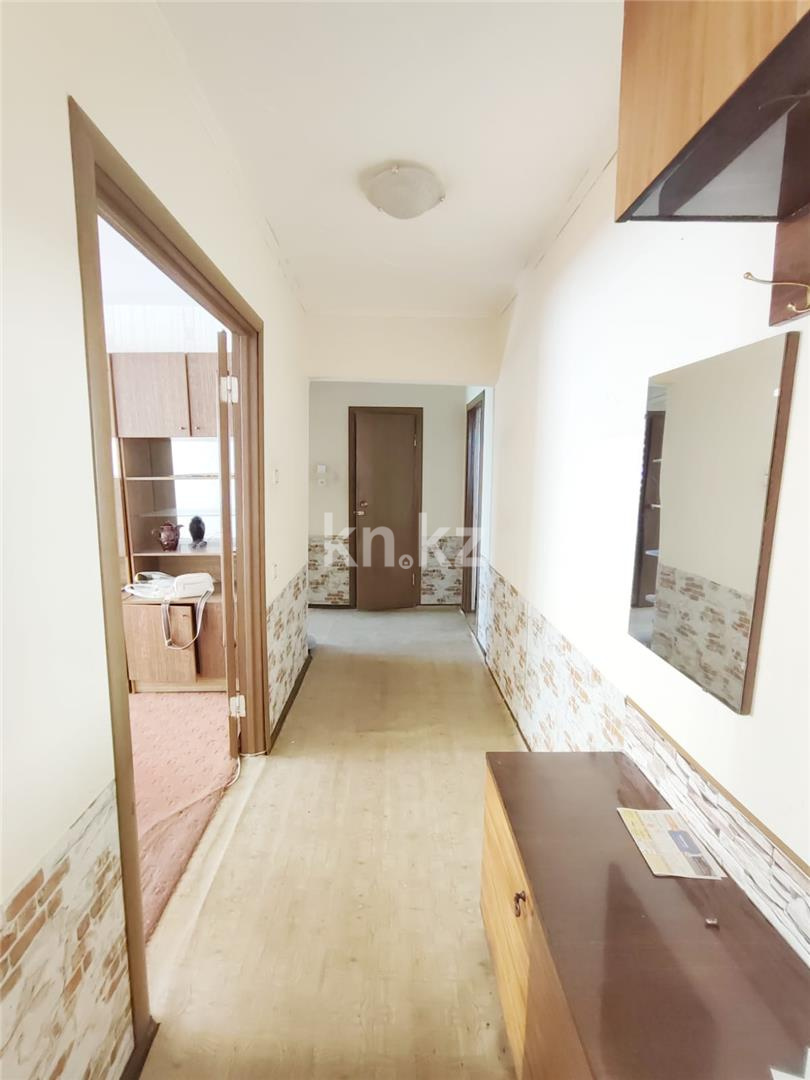 Продажа 3-комнатной квартиры, 65 м², мкр-н Восток-2 - Продажа квартир в Караганде фото 14 из 17