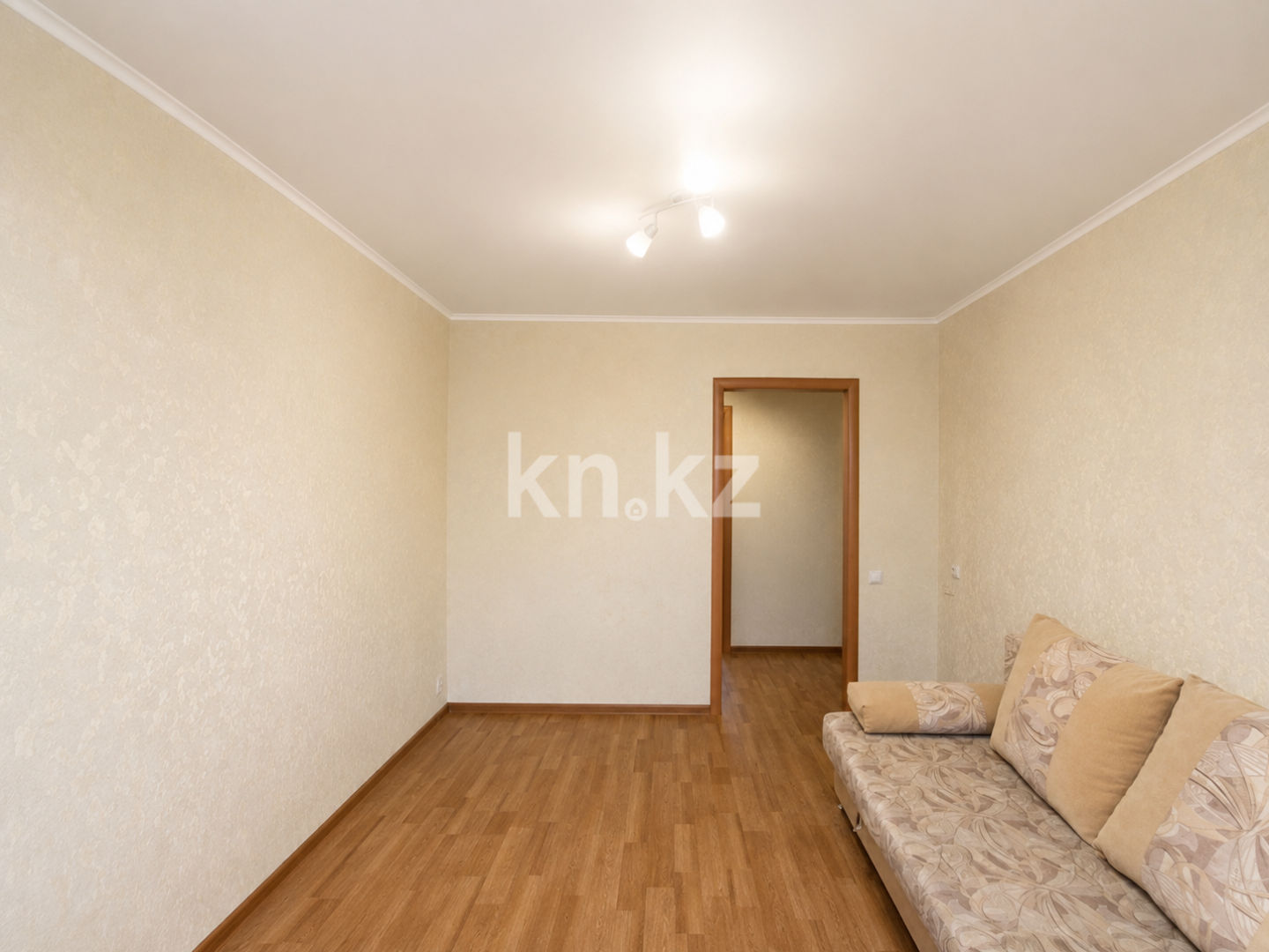 Продажа 2-комнатной квартиры, 43 м² - Продажа квартир в панельном доме в Казахстане - страница 3 фото 2 из 14