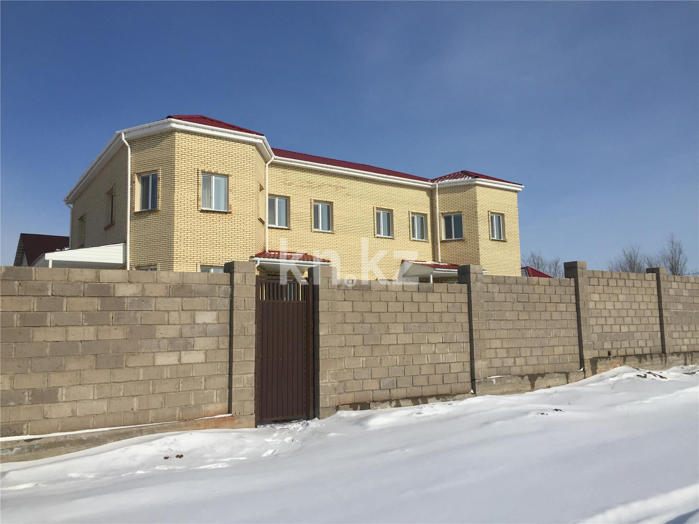 Продажа 10-комнатного дома, 467 м² - Продажа домов, коттеджей в Караганде фото 1 из 18