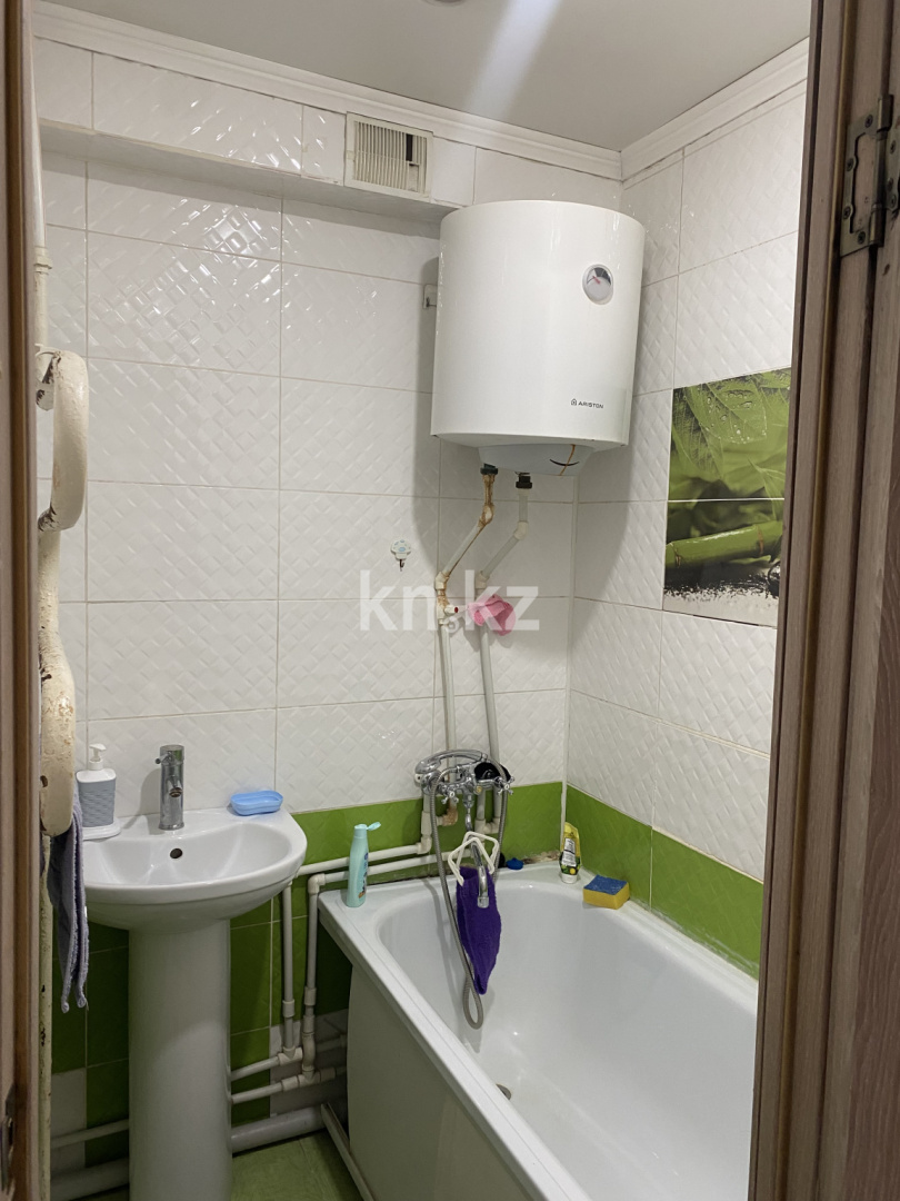 Продажа 3-комнатной квартиры, 63 м², мкр-н 16, дом  43 в Караганде - фото 6