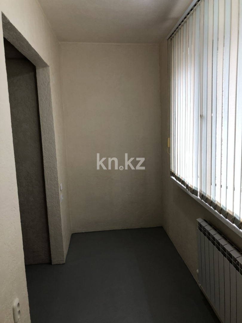Продажа 3-комнатной квартиры, 85 м², ул. Аманжолова, дом  43 в Караганде - фото 25
