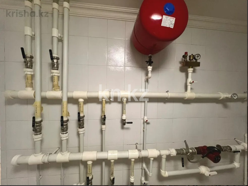 Продажа 5-комнатного дома, 433 м², ул. Ермекова - Продажа домов и коттеджей в Караганде без посредников фото 35 из 38