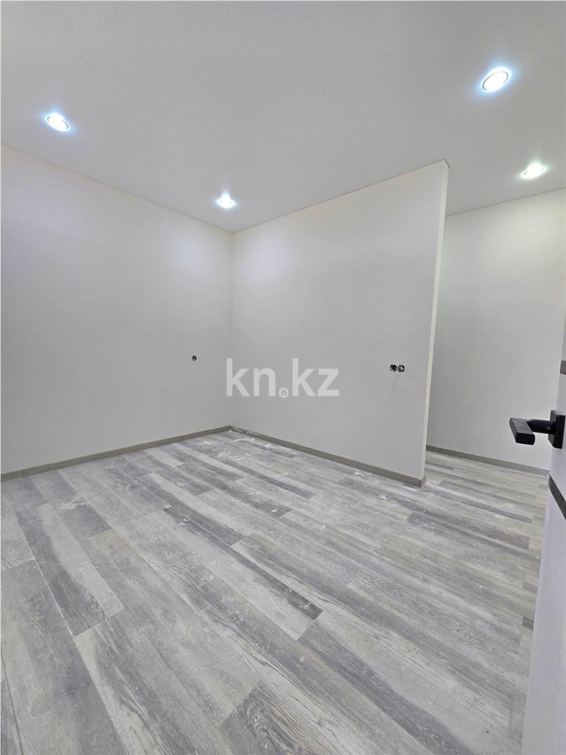 Продажа 2-комнатной квартиры, 40 м² - Недвижимость в Караганде - страница 2 фото 1 из 10