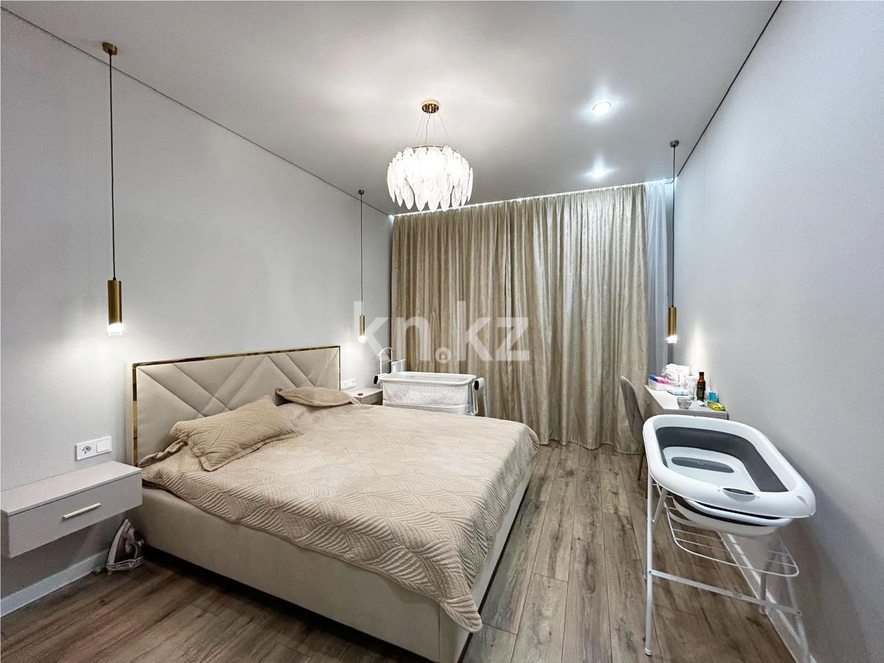 Продажа 3-комнатной квартиры, 83 м², ул. Муканова - Продажа  трехкомнатных квартир в Караганде фото 3 из 14