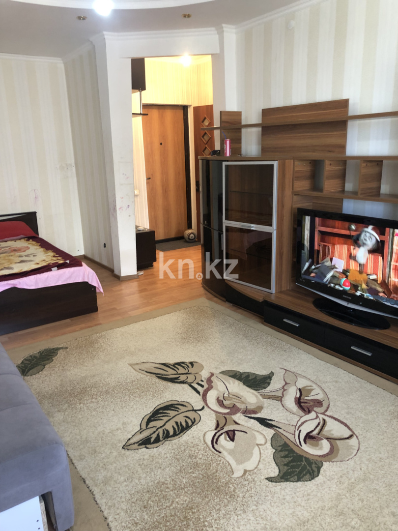 Аренда 1-комнатной квартиры посуточно, 42 м², пр. Момышулы, дом  9 - пр. Тауелсыздык в Астане