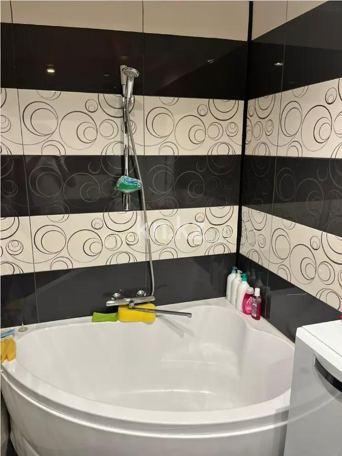 Продажа 3-комнатной квартиры, 65 м², мкр-н Орбита-1, дом  17 - Продажа  трехкомнатных квартир в Караганде без посредников фото 2 из 4
