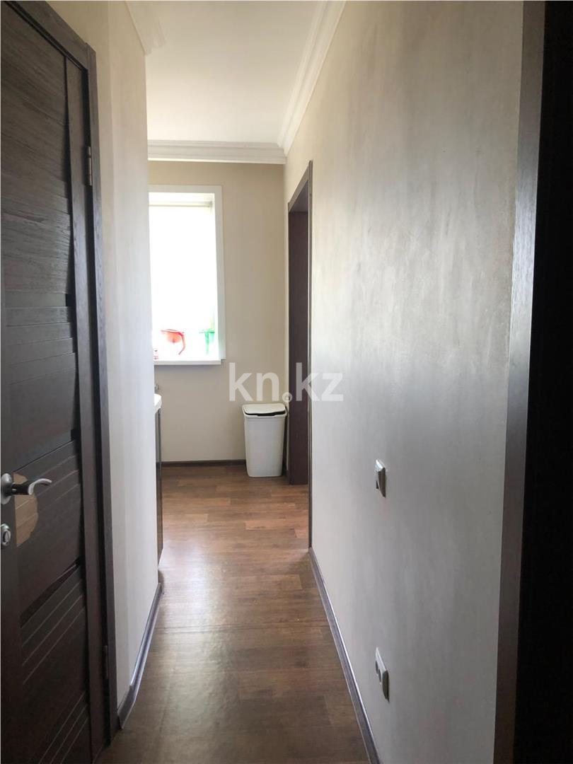 Продажа 5-комнатной квартиры, 75 м², 2 кв-л, дом  24 - Продажа  пятикомнатных квартир в Караганде фото 12 из 18