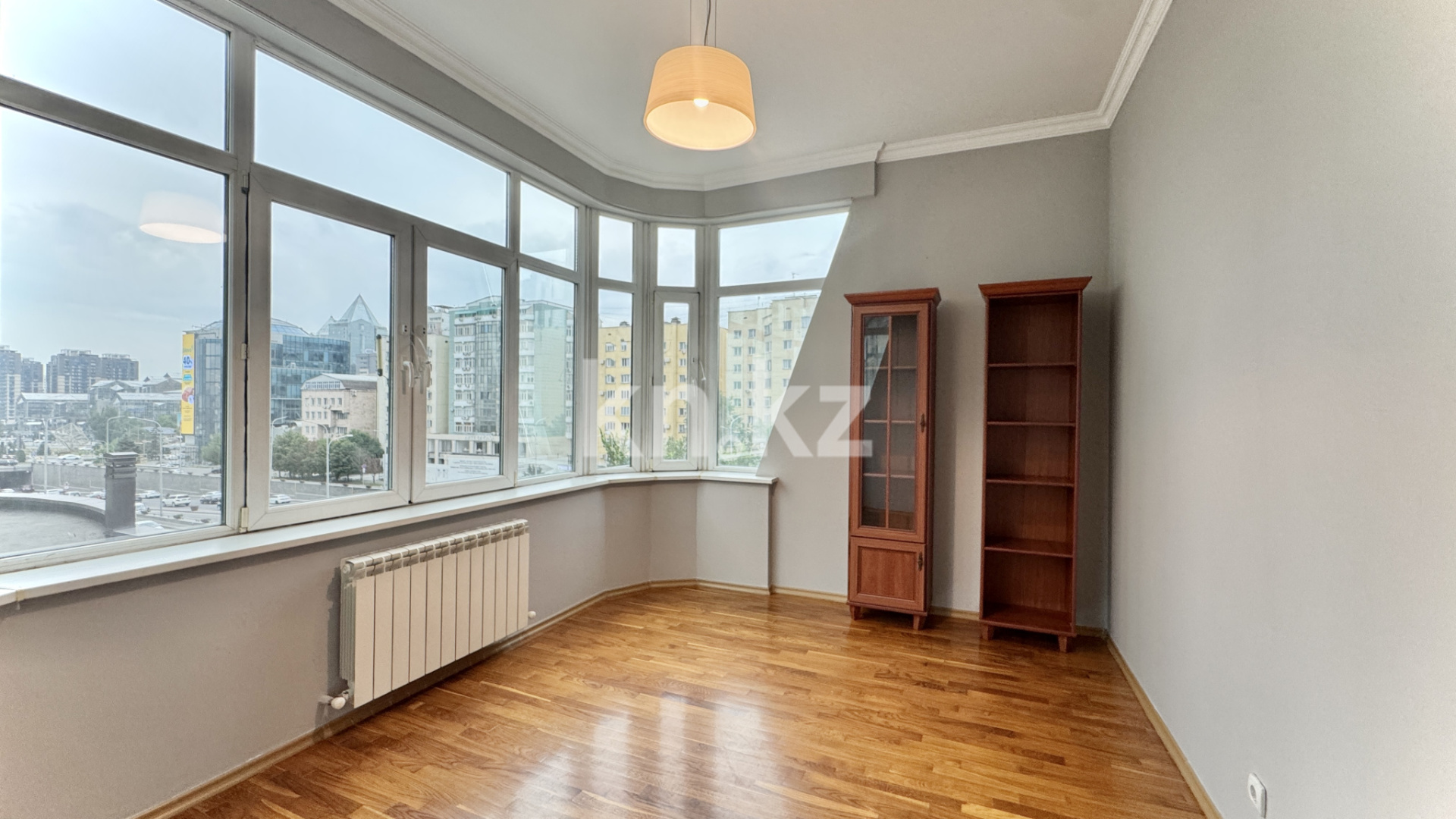 Продажа 5-комнатной квартиры, 186.4 м², мкр-н Самал-3 - Продажа  пятикомнатных квартир в Алматы фото 1 из 19