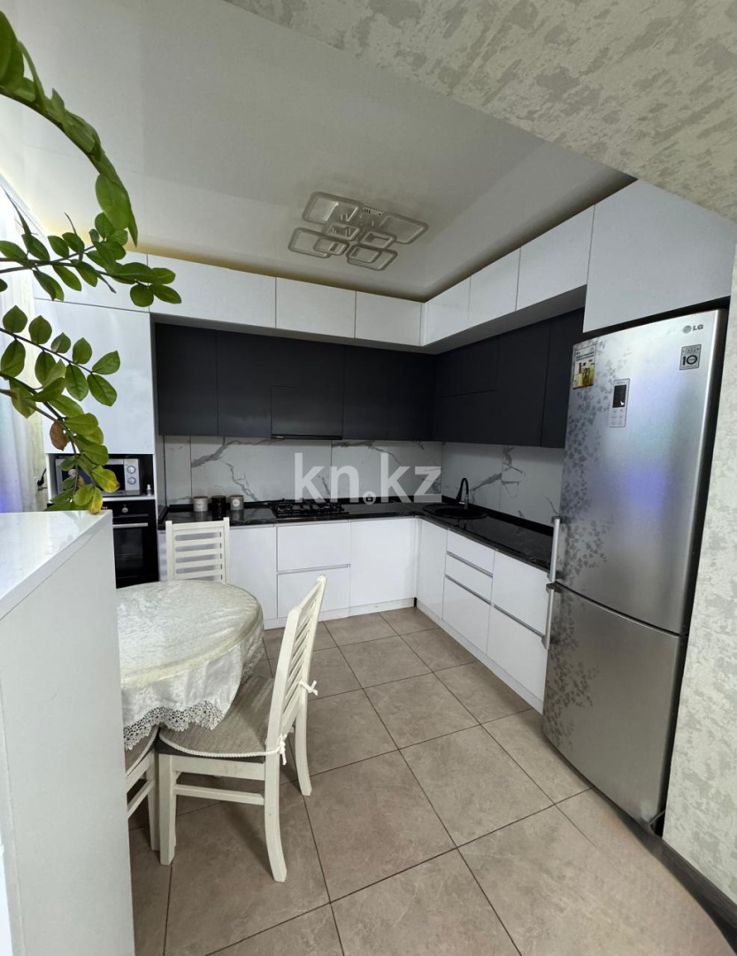 Продажа 3-комнатной квартиры, 82.3 м², ул. Жакенова - Продажа квартир в Сарани фото 9 из 12