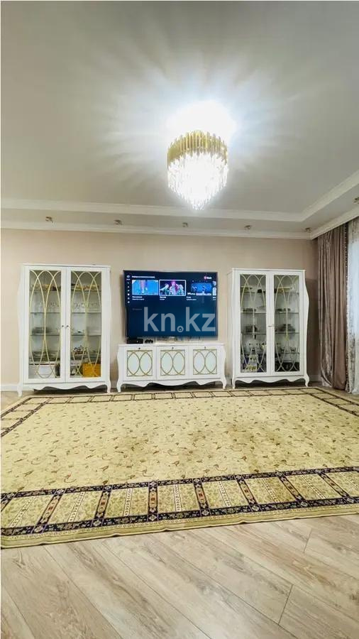 Продажа 5-комнатной квартиры, 200 м², ул. Розыбакиева, дом  247 - Продажа  пятикомнатных квартир в новостройках Алматы без посредников фото 1 из 5