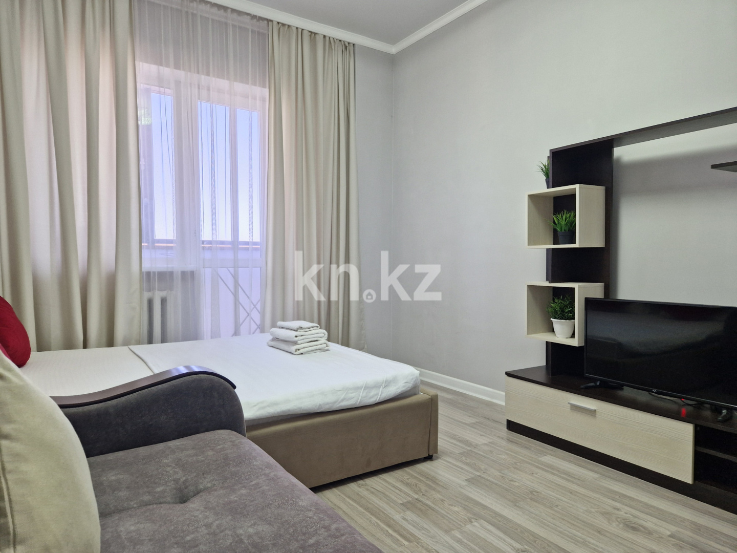 Аренда 1-комнатной квартиры посуточно, 40 м², пр. Кабанбай батыра, дом  4/2 - ул. Космонавтов - Аренда квартир посуточно в Астане с фото фото 10 из 12