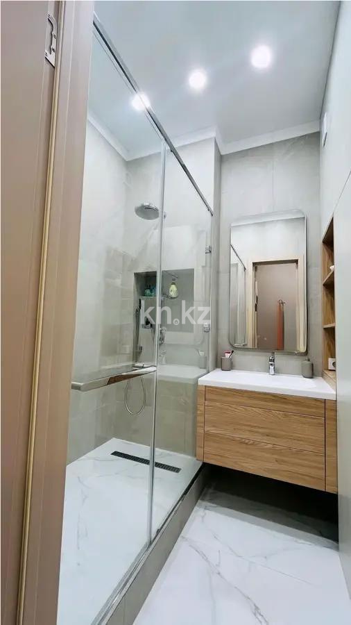 Продажа 2-комнатной квартиры, 70 м², ул. Толе би, дом  61 в Астане - фото 4