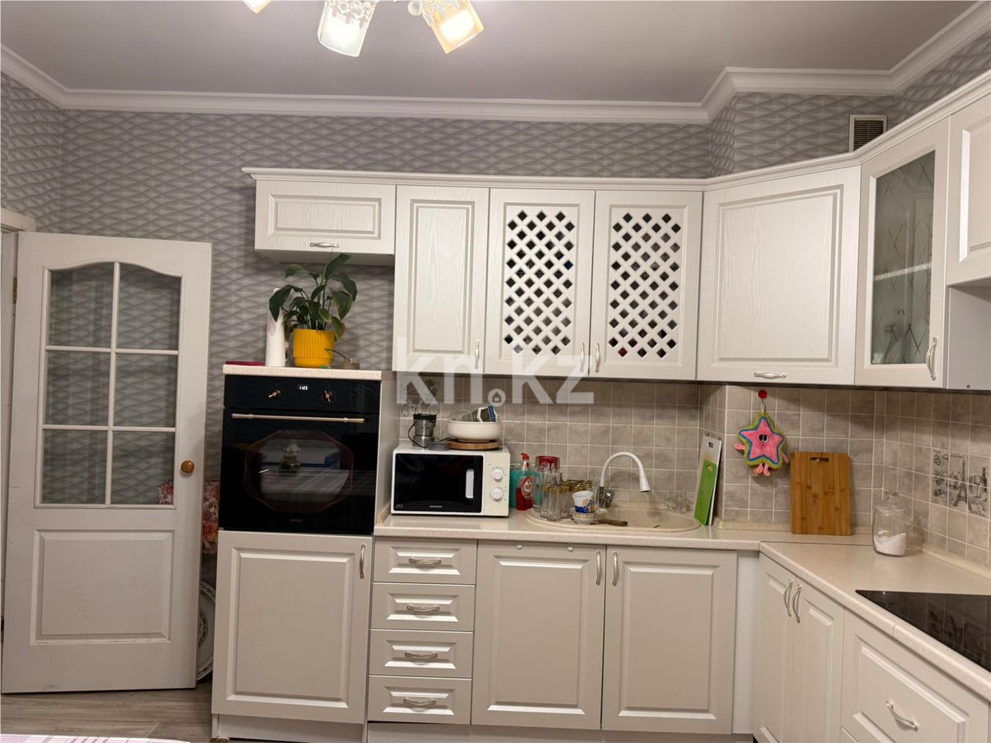 Продажа 3-комнатной квартиры, 82 м², пр. Шахтеров - Продажа квартир в Караганде фото 10 из 14