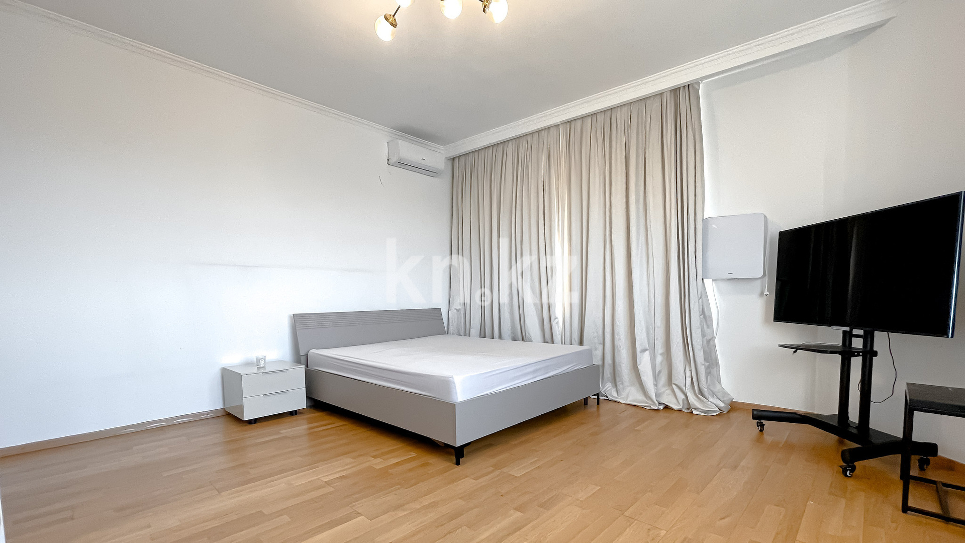 Продажа 5-комнатной квартиры, 195 м² в Алматы - фото 31