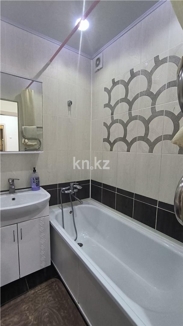 Продажа 3-комнатной квартиры, 64 м², мкр-н Гульдер-1 в Караганде - фото 15