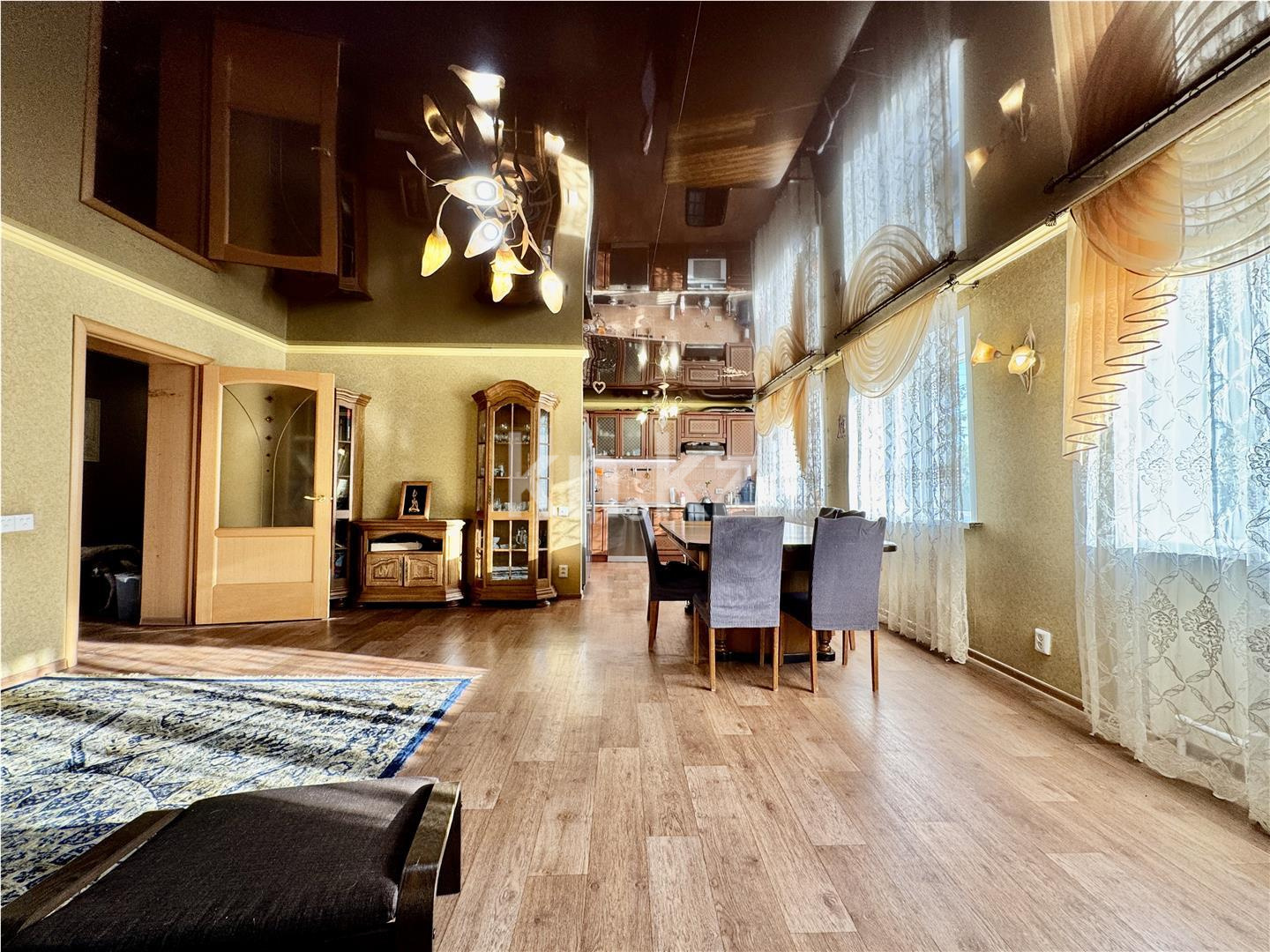 Продажа 3-комнатной квартиры, 93 м², ул. Гоголя, дом  46/3 - Продажа квартир в Караганде фото 5 из 40