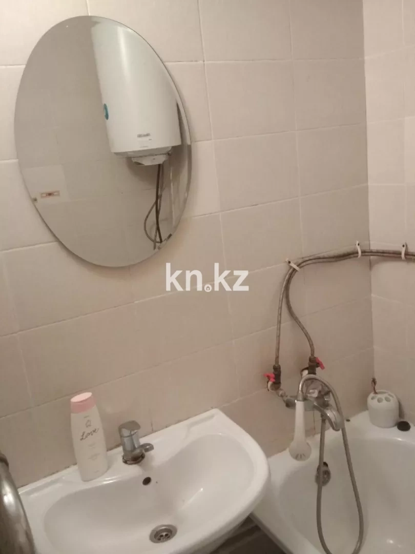 Продажа 3-комнатной квартиры, 64 м², ул. Гапеева, дом  5 в Караганде - фото 9