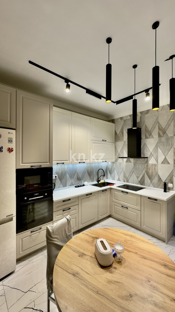 Аренда 2-комнатной квартиры, 60 м², пр. Кабанбай батыра, дом  51 - пр. Улы Дала - Аренда жилой и коммерческой недвижимости в Астане фото 1 из 10