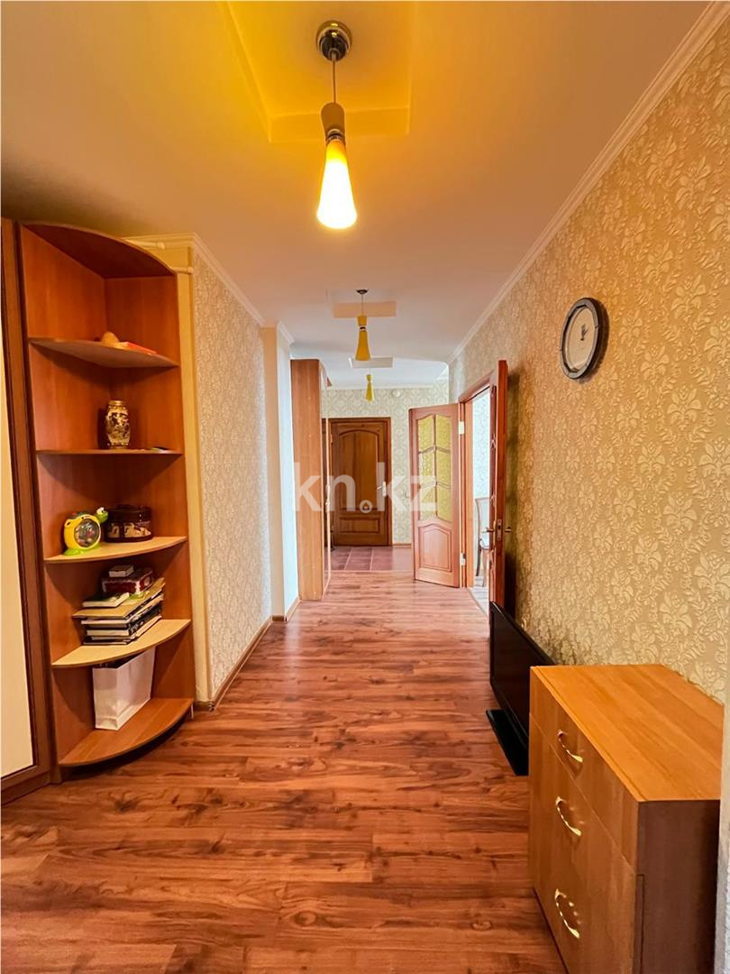 Продажа 3-комнатной квартиры, 92 м², пр. Шахтеров, дом  31а - Продажа квартир в Караганде фото 14 из 17