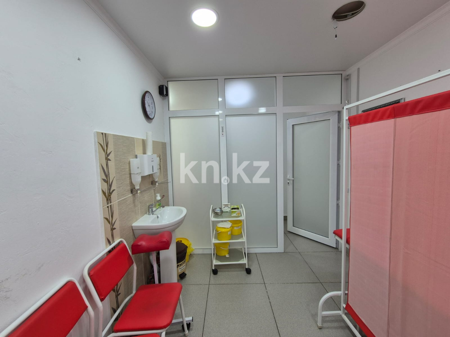 Продажа помещения, 150 м² - Недвижимость в Темиртау - страница 9 фото 8 из 10
