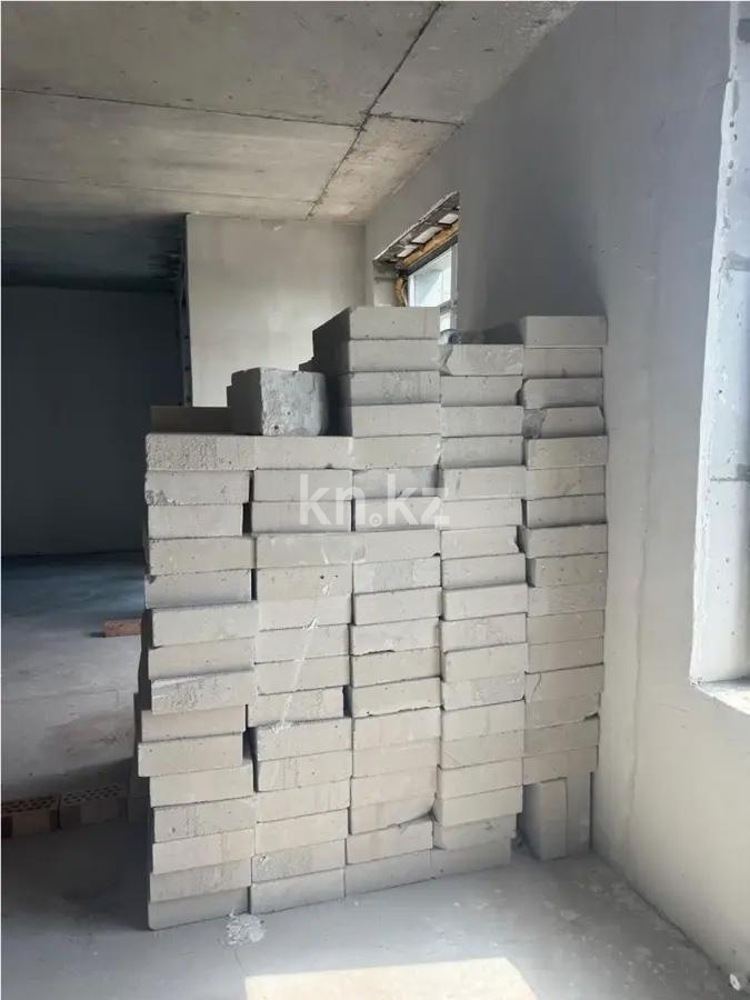Продажа 2-комнатной квартиры, 82 м², пр. Строителей, дом  28/3 блок Б - Продажа  двухкомнатных квартир в Караганде без посредников с фото фото 2 из 3