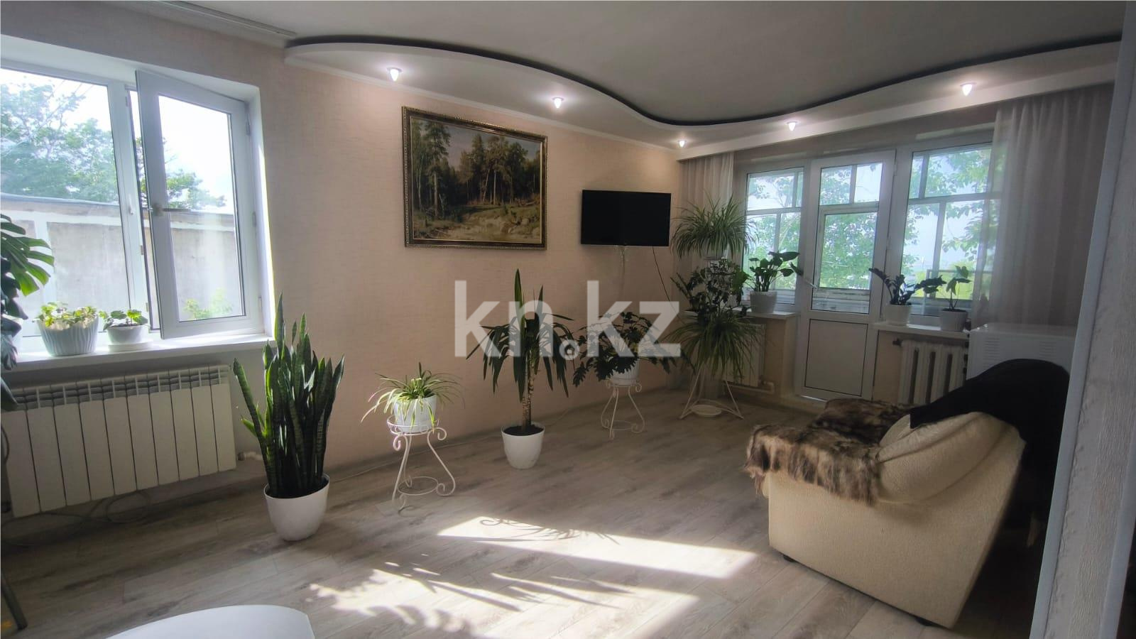 Продажа 1-комнатной квартиры, 30 м², ул. Абая - Продажа квартир в Темиртау фото 1 из 11