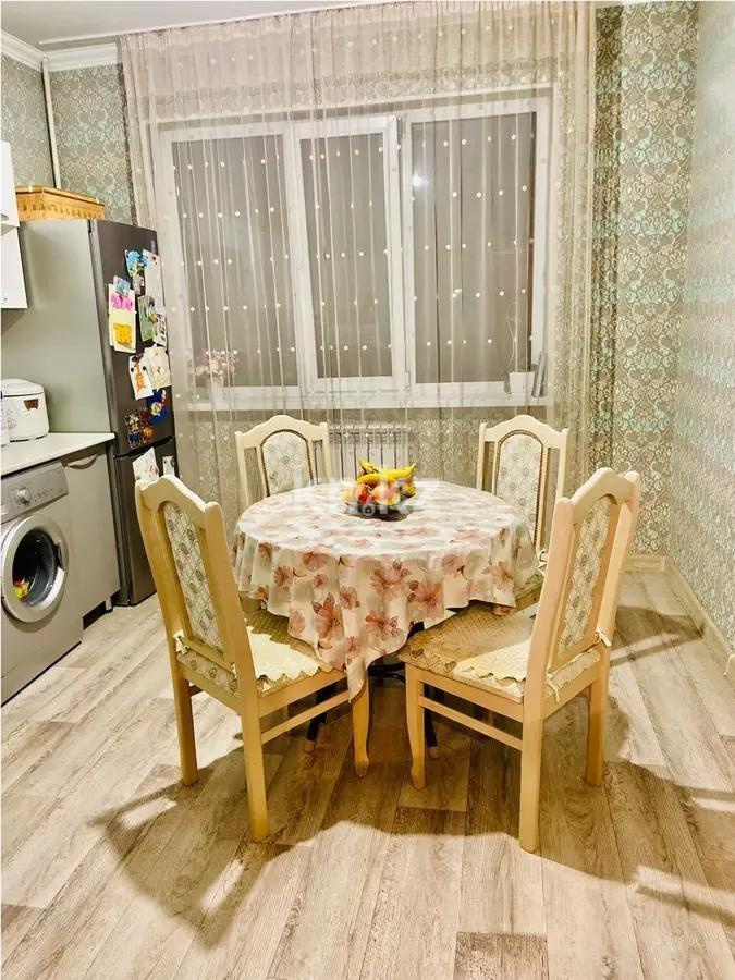 Продажа 1-комнатной квартиры, 40 м², мкр-н Жас Канат, дом  1/71 в Алматы - фото 2