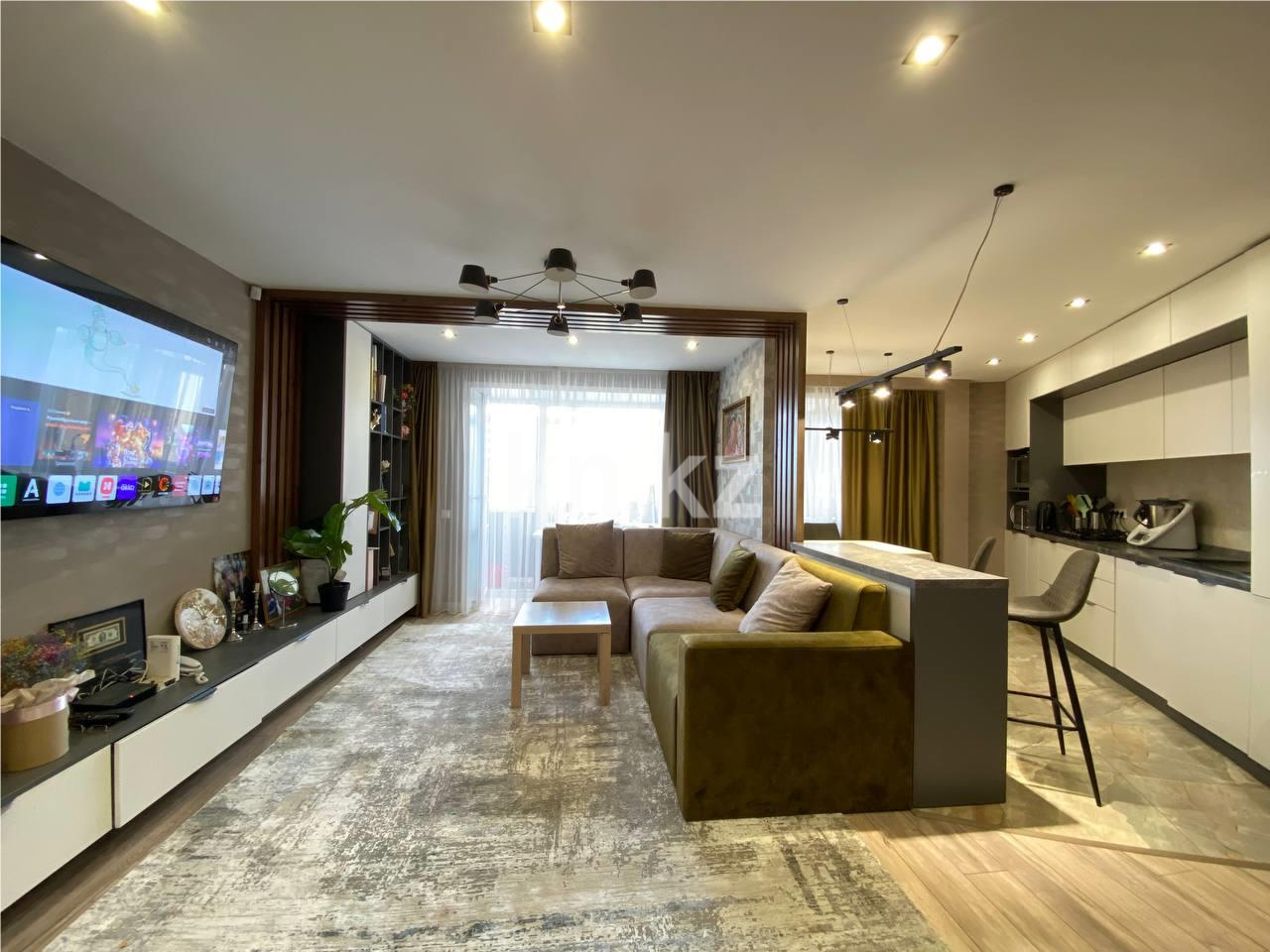 Продажа 4-комнатной квартиры, 102 м², пр. Н. Абдирова, дом  19 - Продажа  четырехкомнатных квартир в Караганде фото 1 из 14