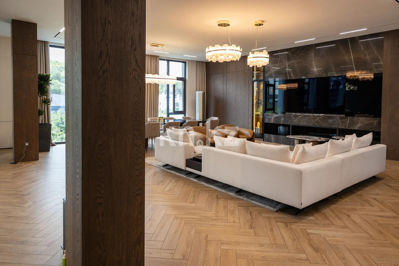 Продажа 6-комнатной квартиры, 650 м² - Продажа пятикомнатных и более квартир в Алматы фото 2 из 40