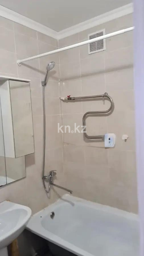 Продажа 3-комнатной квартиры, 80 м², ул. Бокейхана, дом  21 в Астане - фото 4