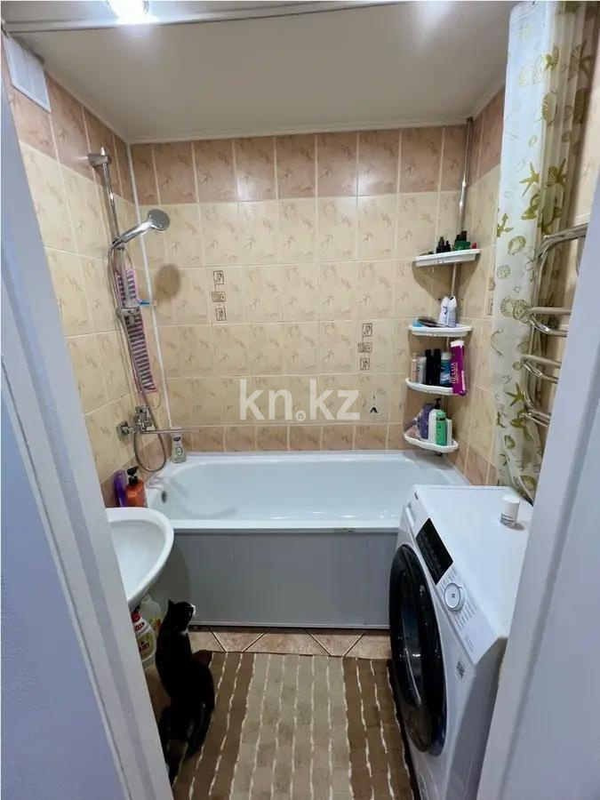 Продажа 3-комнатной квартиры, 72 м², пр. Строителей, дом  11/1 в Караганде - фото 4
