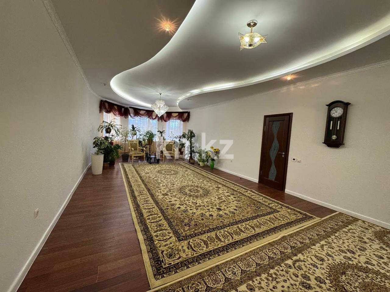 Аренда 8-комнатного дома, 400 м², ул. Кыз-Жибек - Аренда квартир помесячно в Казахстане фото 10 из 35