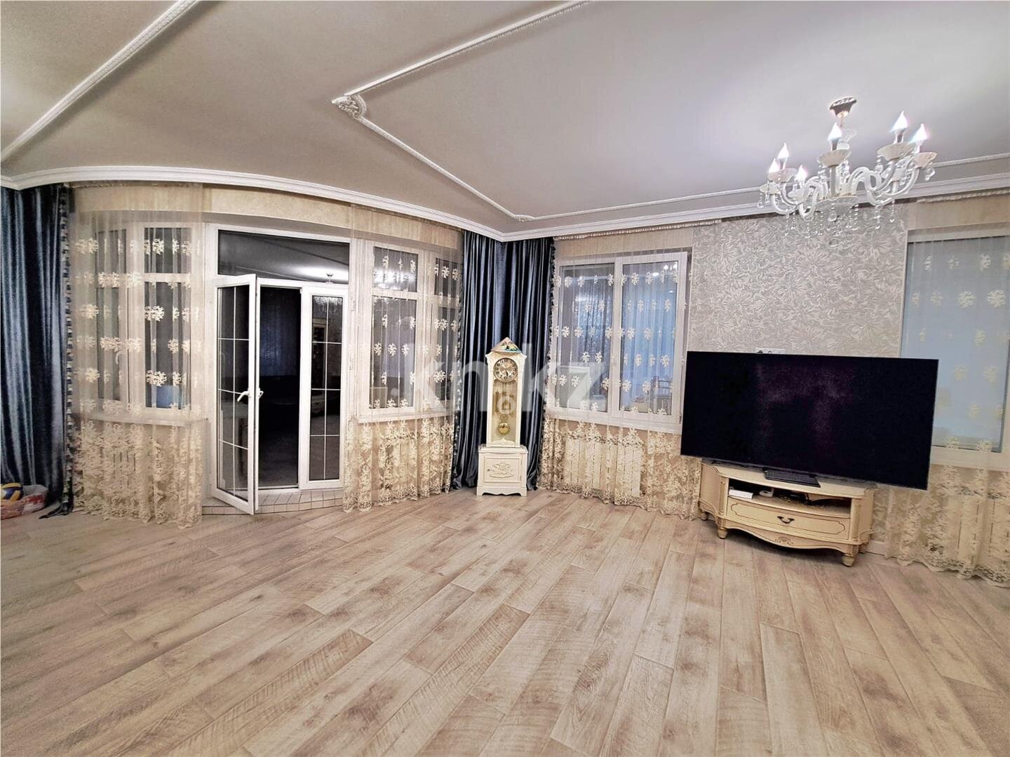 Продажа 5-комнатной квартиры, 252 м² в Астане - фото 15
