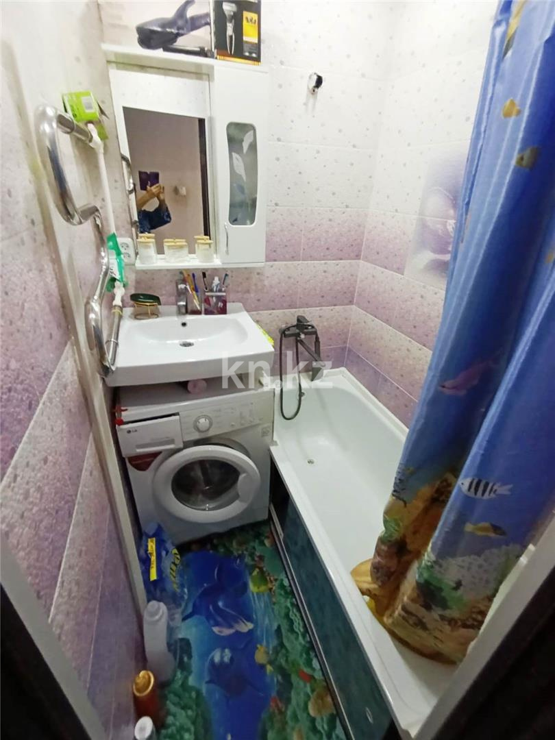 Продажа 3-комнатной квартиры, 48 м², мкр-н 17, дом  55 в Караганде - фото 12