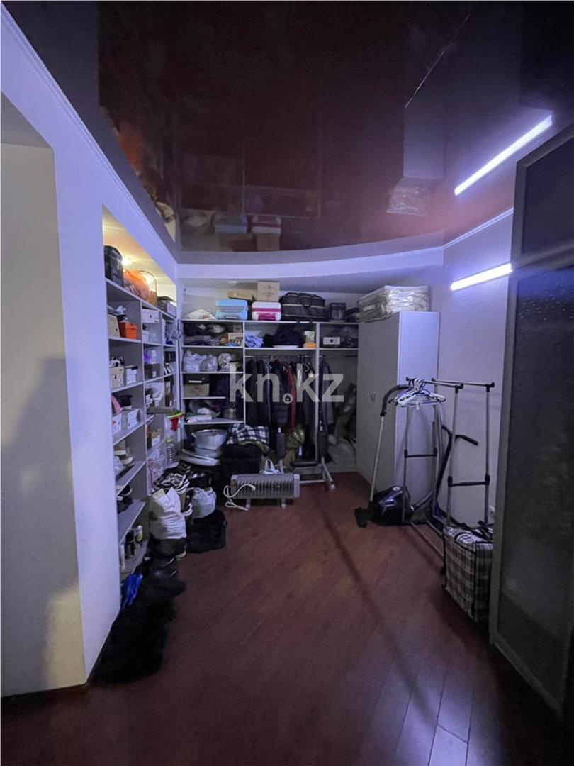 Продажа 4-комнатной квартиры, 178 м² в Караганде - фото 17