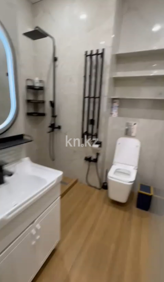 Аренда 4-комнатной квартиры посуточно, 80 м², пр. Райымбека, дом  348/1 - ул. Емцова - Аренда  четырехкомнатных квартир посуточно в Алматы фото 11 из 25