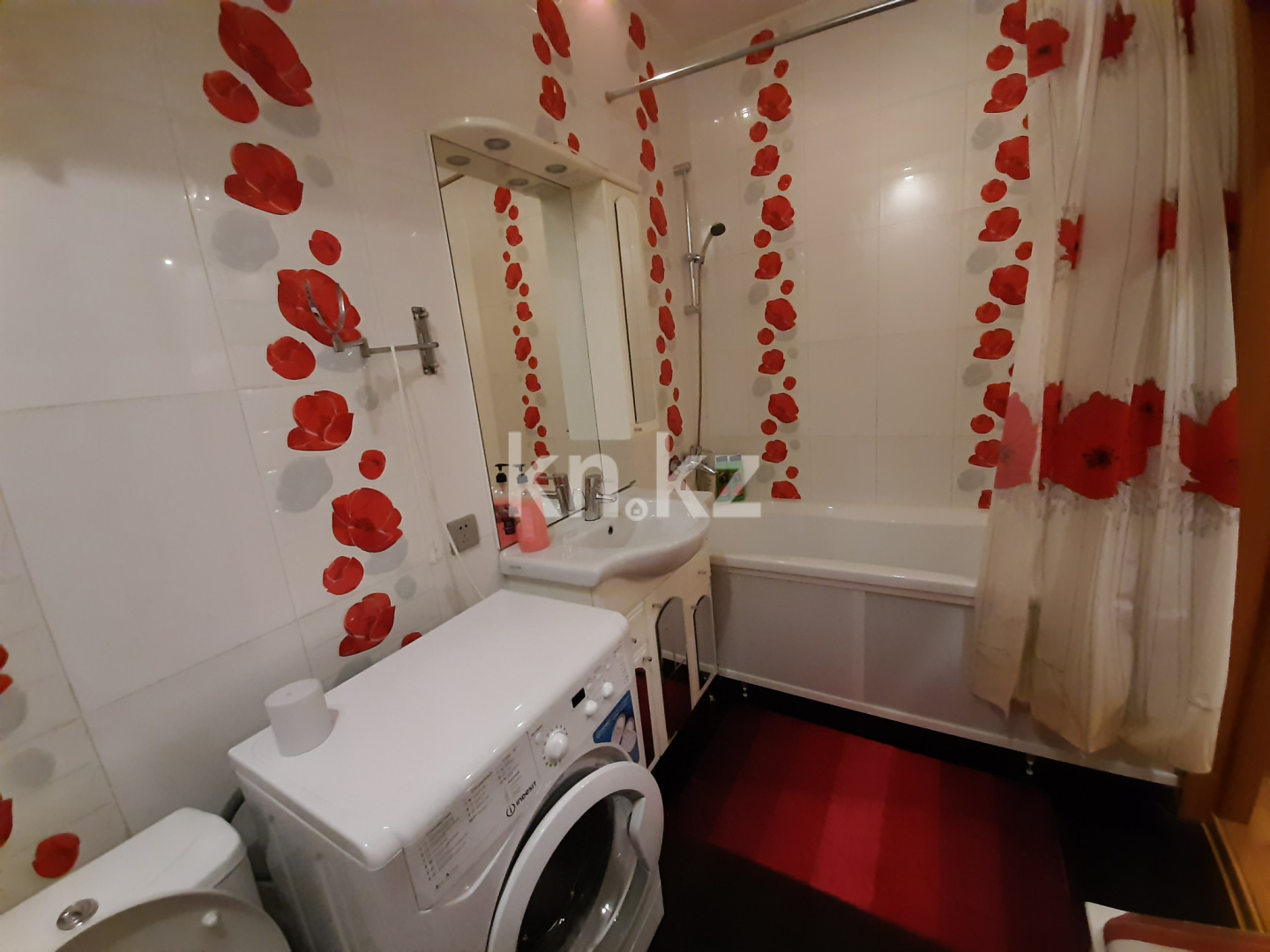 Аренда 2-комнатной квартиры посуточно, 76 м², пр. Бухар-жырау, дом  46 - Аренда  двухкомнатных квартир посуточно в Караганде фото 4 из 9