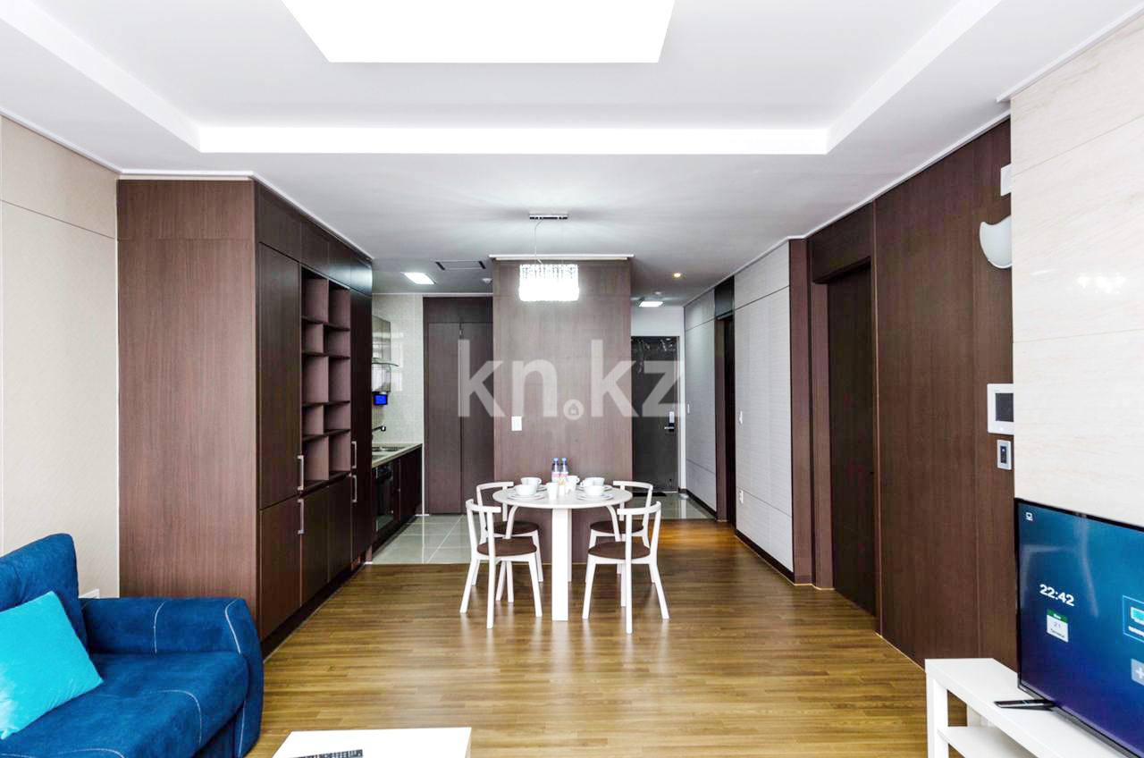 Аренда 2-комнатной квартиры посуточно, 75 м², Рахымжана Кошкарбаева, дом  10/1 - Аренда жилой и коммерческой недвижимости в Астане фото 1 из 10