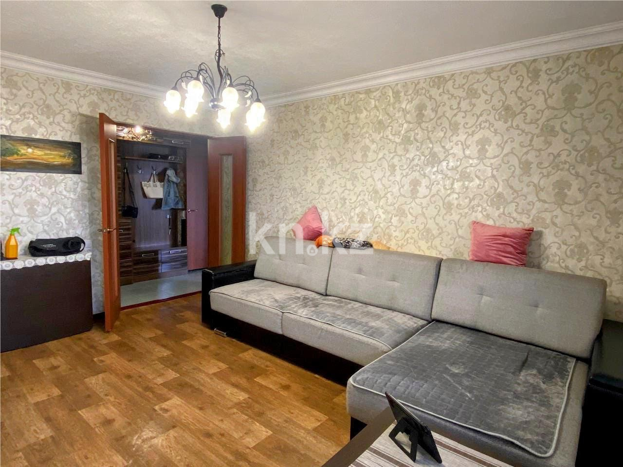 Продажа 4-комнатной квартиры, 75 м², мкр-н 19 - Продажа  четырехкомнатных квартир в Караганде фото 2 из 11